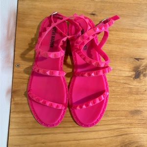 Steve Madden pink travel flat sandals